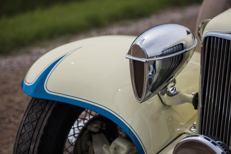 Детали экстерьера Cord L-29 Convertible 1930 года  (фото 19 из 47)